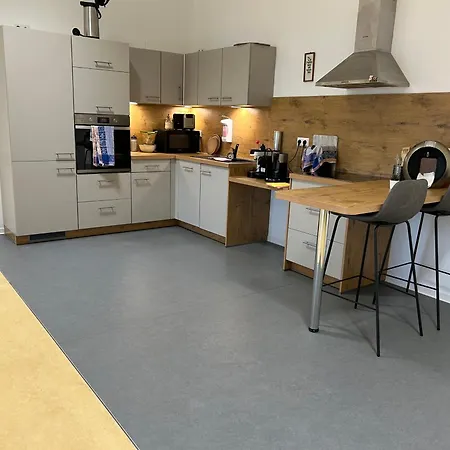 Dorfstrasse 32A - Individuelle Unterkunft Fuer Bis Zu 13 Personen