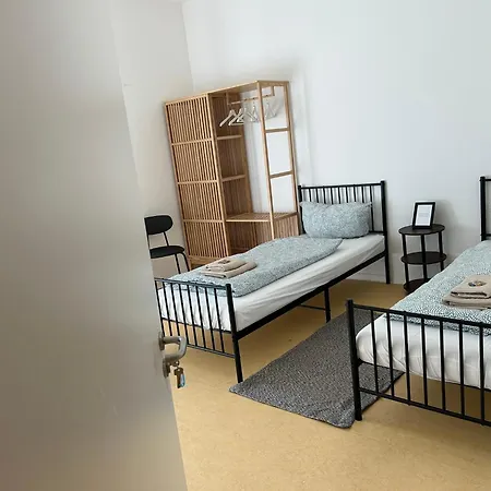 Dorfstrasse 32A - Individuelle Unterkunft Fuer Bis Zu 13 Personen