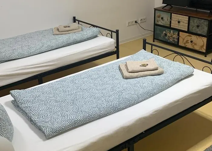 Dorfstrasse 32A - Individuelle Unterkunft Fuer Bis Zu 13 Personen *